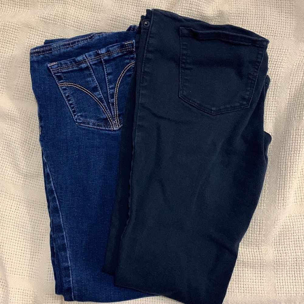 LIKE NEW Maternity Skinny Jeans bundle set - 2 pairs